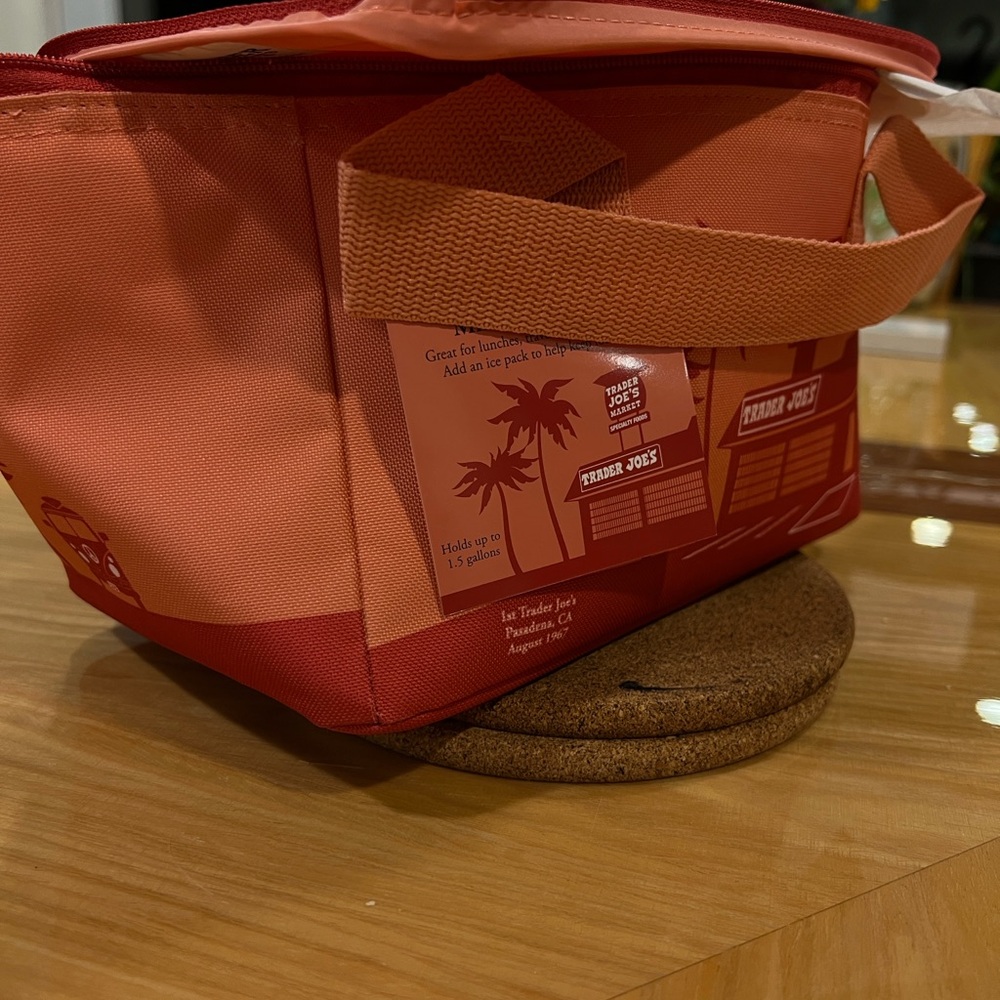 NWT Trader Joe's Orange and Red Mini Insulated Bag - Picture 5 of 5